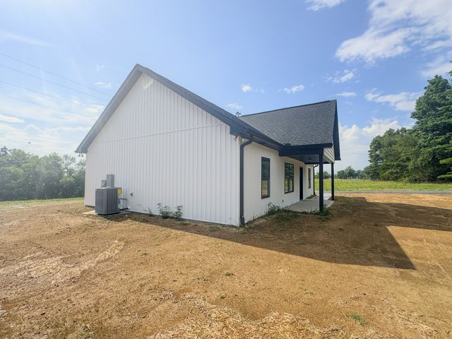 4701 Scottsville Rd, Lafayette, TN 37083