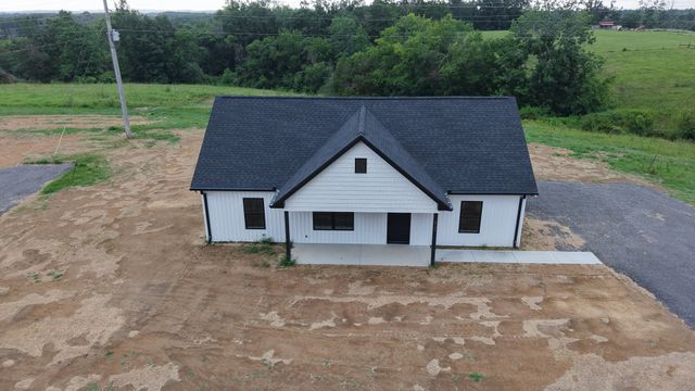 4701 Scottsville Rd, Lafayette, TN 37083