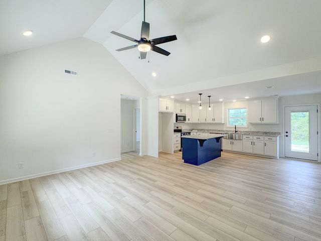 4701 Scottsville Rd, Lafayette, TN 37083