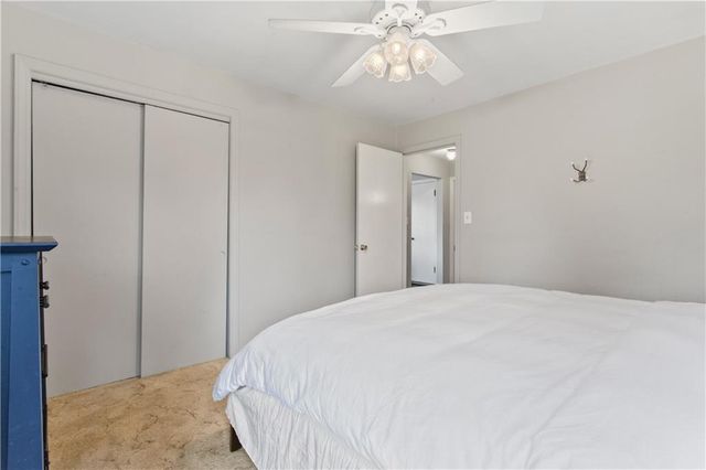 6811 Blue Parkway, Kansas City, MO 64129