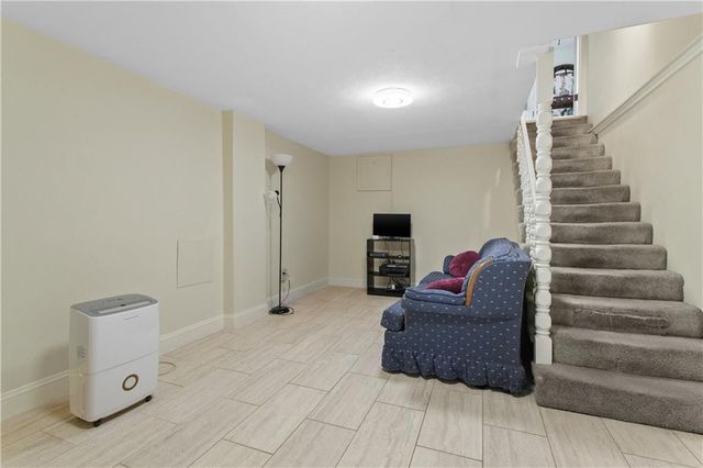 6811 Blue Parkway, Kansas City, MO 64129