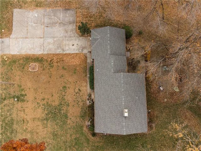 6811 Blue Parkway, Kansas City, MO 64129