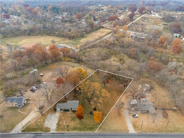 6811 Blue Parkway, Kansas City, MO 64129