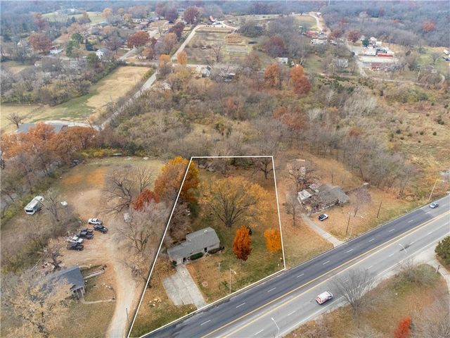 6811 Blue Parkway, Kansas City, MO 64129