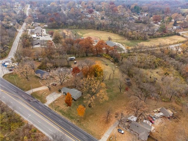 6811 Blue Parkway, Kansas City, MO 64129