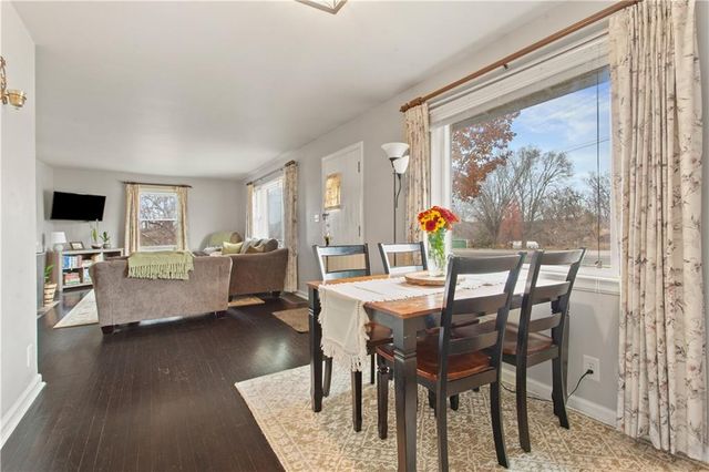 6811 Blue Parkway, Kansas City, MO 64129