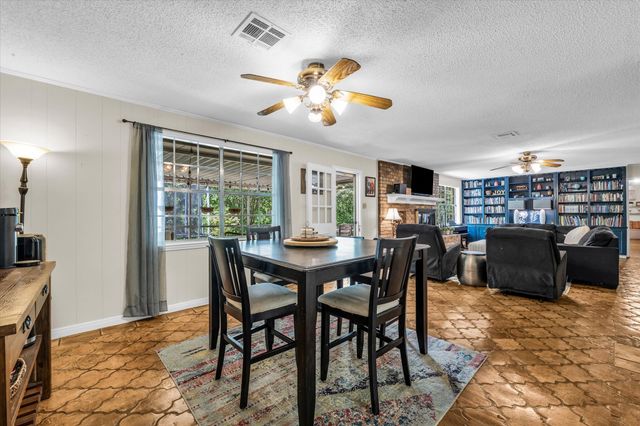 1208 Knotty Oaks Drive, Woodway, TX 76712