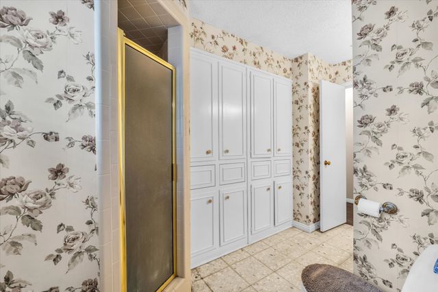 1208 Knotty Oaks Drive, Woodway, TX 76712