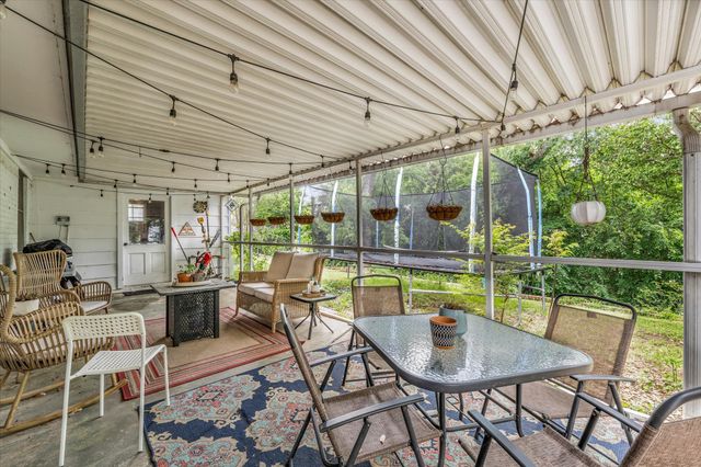 1208 Knotty Oaks Drive, Woodway, TX 76712