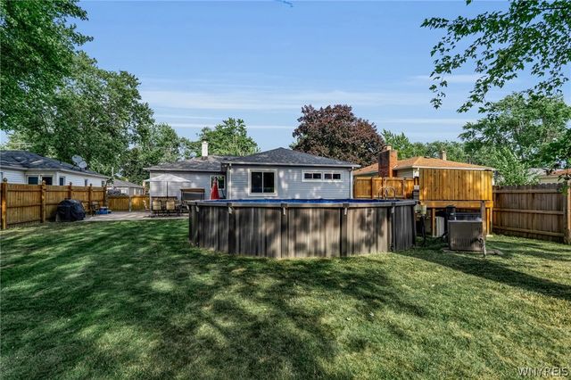250 Roncroff Drive, North Tonawanda, NY 14120