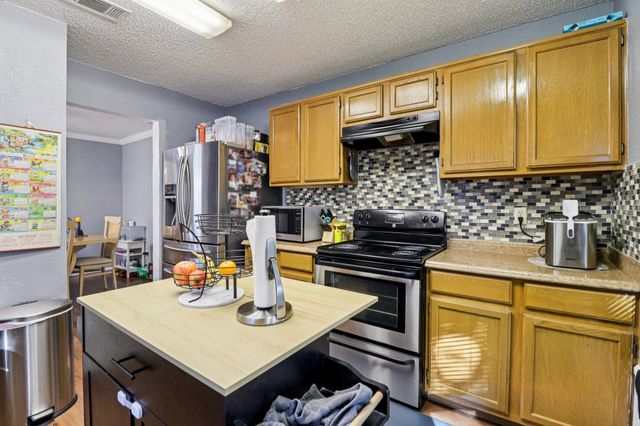 1103 Trenton Lane, Euless, TX 76040