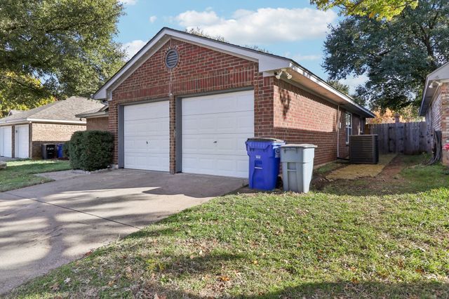 1103 Trenton Lane, Euless, TX 76040