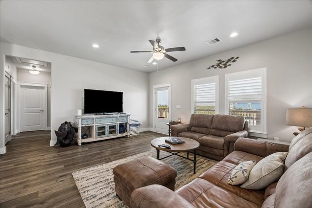 3811 Kiva Road, Galveston, TX 77554