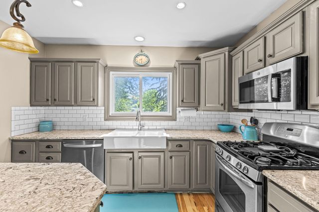 3120 Richmond Street NW, Grand Rapids, MI 49534
