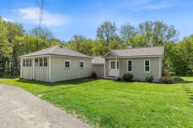 3120 Richmond Street NW, Grand Rapids, MI 49534