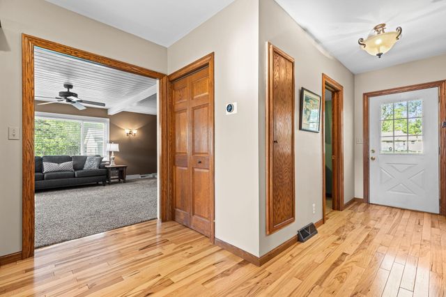 3120 Richmond Street NW, Grand Rapids, MI 49534