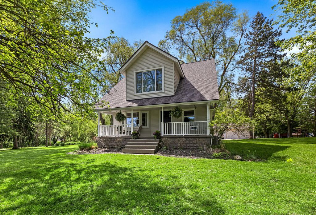 3120 Richmond Street NW, Grand Rapids, MI 49534