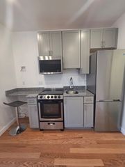 165 Hawthorne Broadway 204, Chelsea, MA 02150