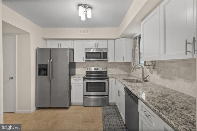 32 LAFAYETTE LN, Cherry Hill, NJ 08003