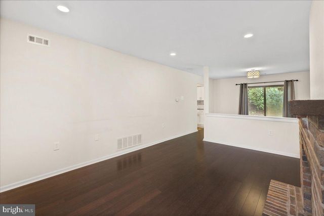 32 LAFAYETTE LN, Cherry Hill, NJ 08003