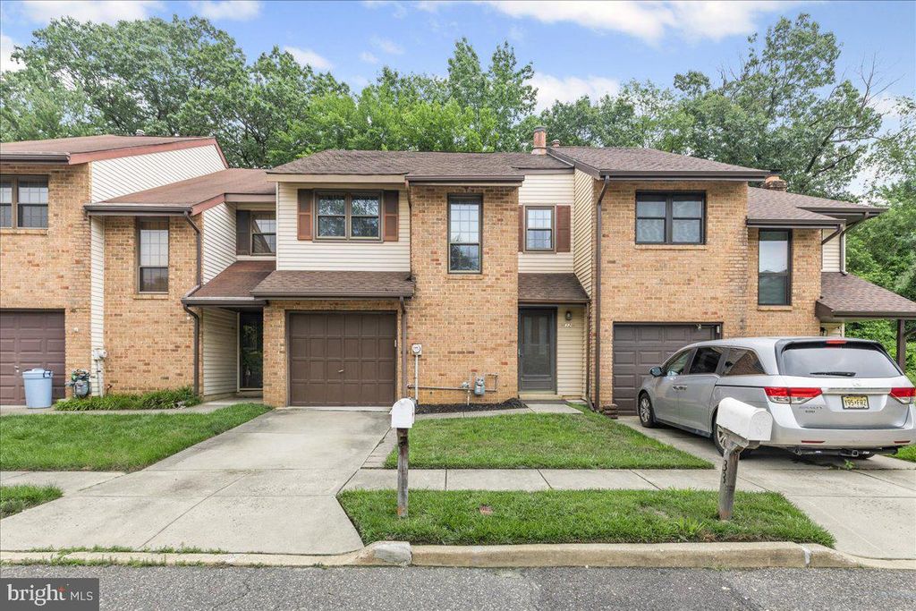 32 LAFAYETTE LN, Cherry Hill, NJ 08003