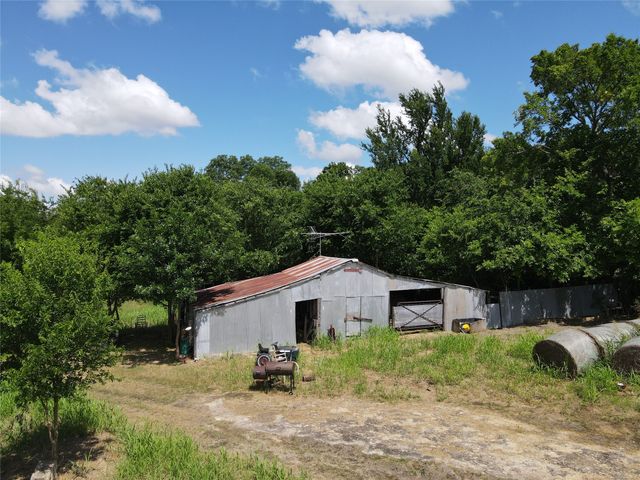 835 County Road 3715, Gober, TX 75443