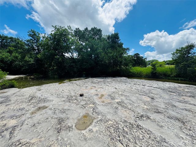 835 County Road 3715, Gober, TX 75443