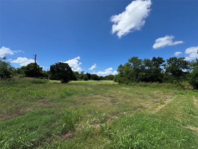 835 County Road 3715, Gober, TX 75443