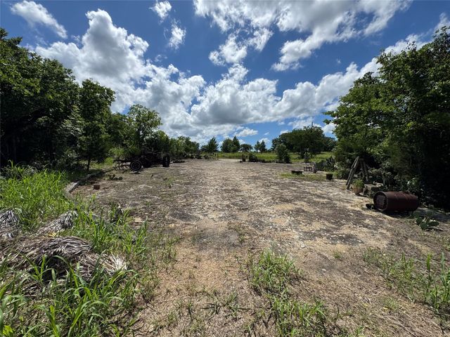 835 County Road 3715, Gober, TX 75443