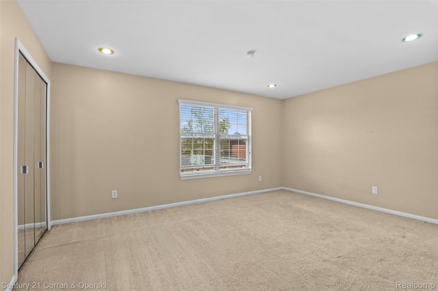 22146 W Village, Dearborn, MI 48124