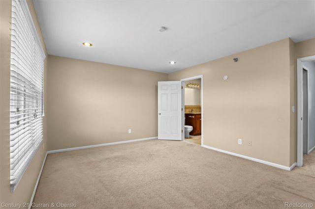 22146 W Village, Dearborn, MI 48124
