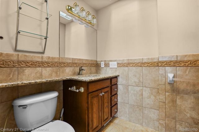 22146 W Village, Dearborn, MI 48124