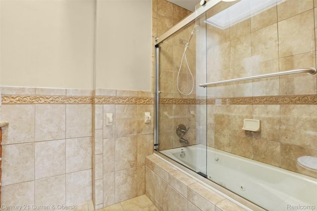 22146 W Village, Dearborn, MI 48124