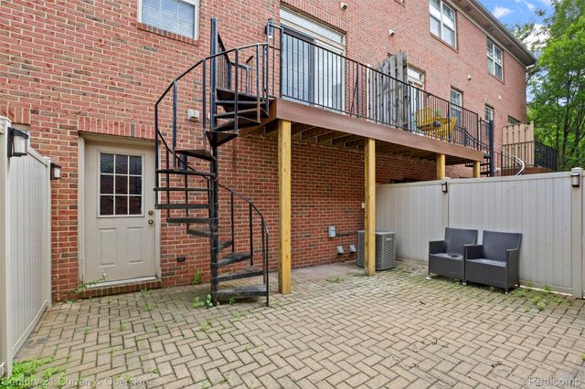 22146 W Village, Dearborn, MI 48124