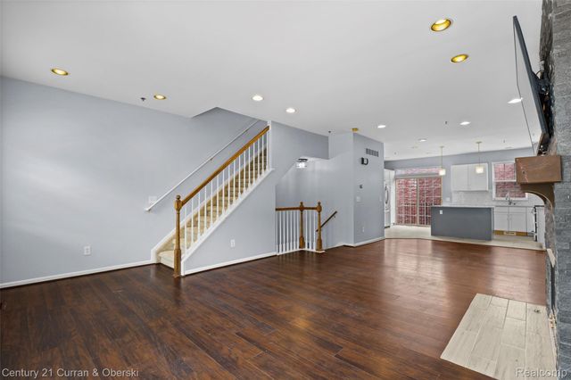 22146 W Village, Dearborn, MI 48124