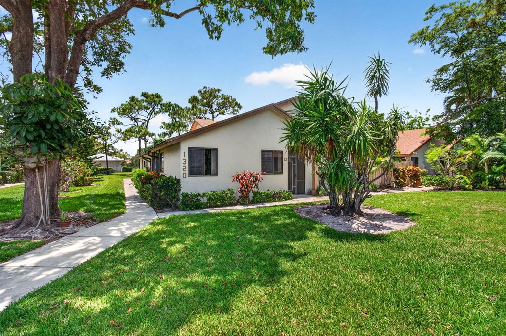 1320 NW 29th Avenue D, Delray Beach, FL 33445