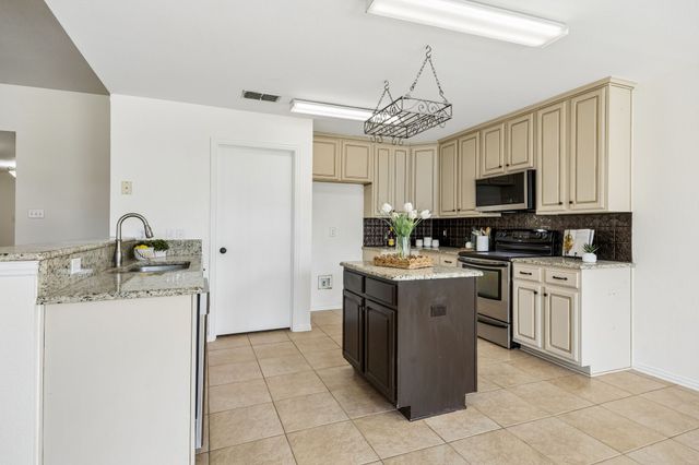 413 Highview Circle, Royse City, TX 75189