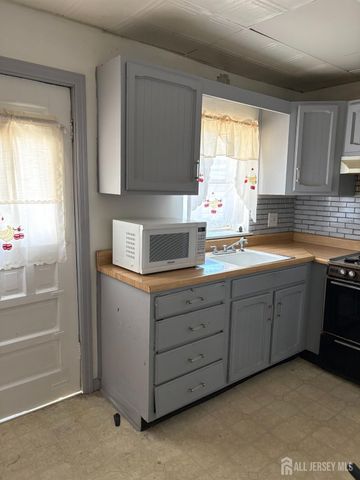 363 Garretson Avenue, Perth Amboy, NJ 08861