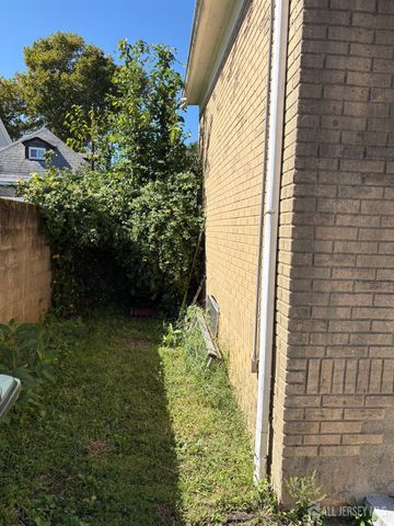 363 Garretson Avenue, Perth Amboy, NJ 08861