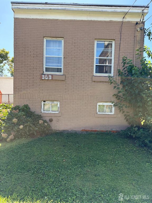 363 Garretson Avenue, Perth Amboy, NJ 08861