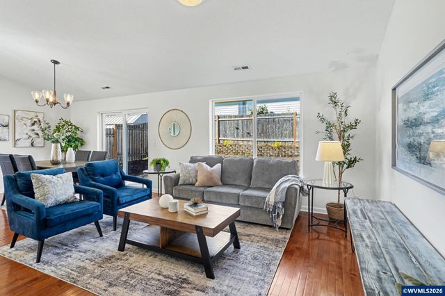 735 22nd Av NW, Salem, OR 97304