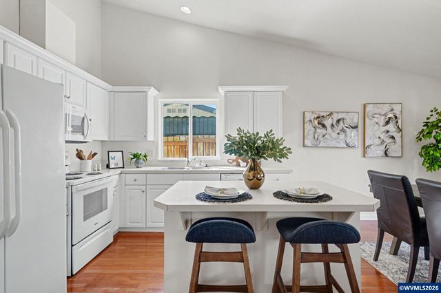 735 22nd Av NW, Salem, OR 97304