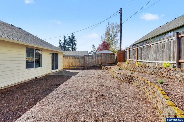 735 22nd Av NW, Salem, OR 97304