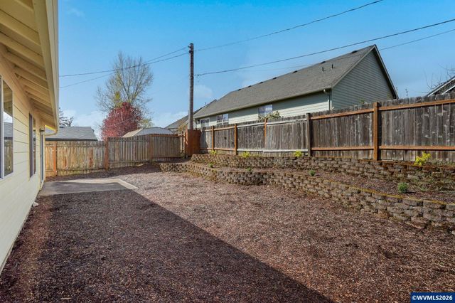 735 22nd Av NW, Salem, OR 97304