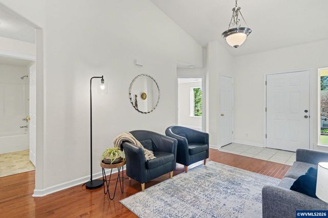 735 22nd Av NW, Salem, OR 97304