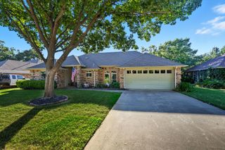 2023 Harwell Street, Grapevine, TX 76051