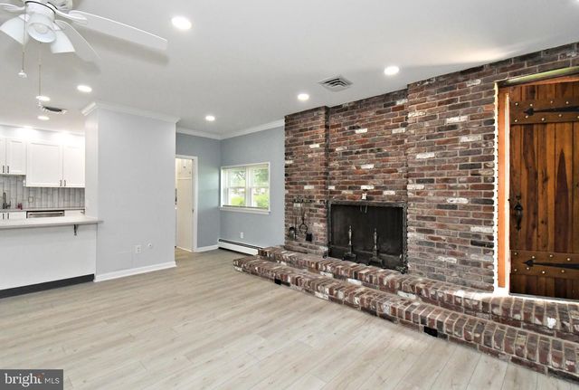 137 B S 3RD ST, Telford, PA 18969