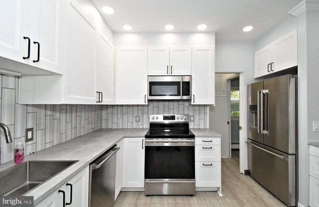 137 B S 3RD ST, Telford, PA 18969