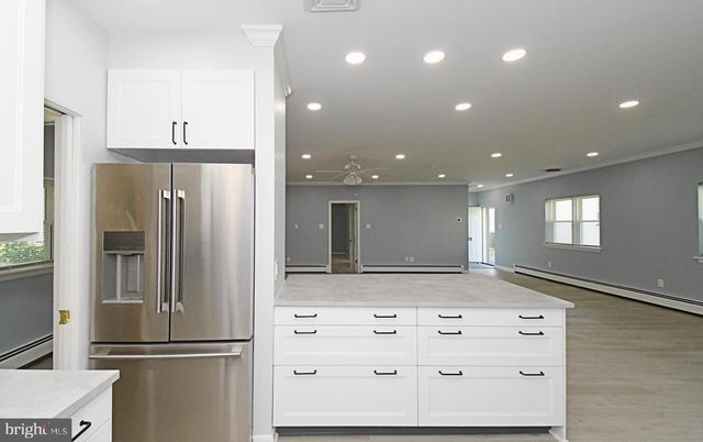 137 B S 3RD ST, Telford, PA 18969