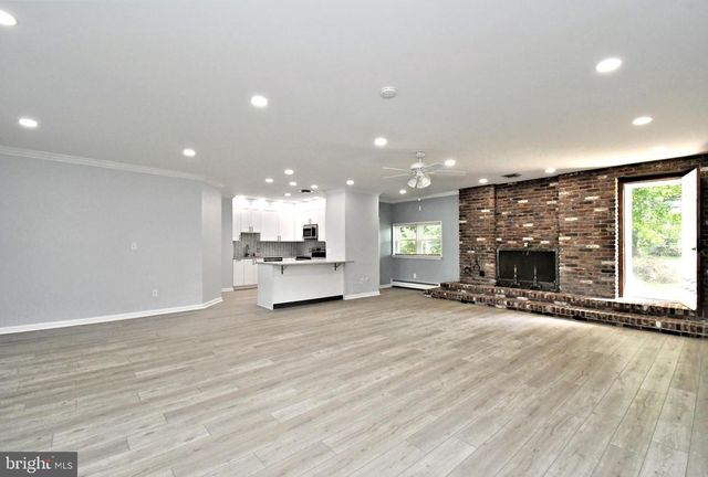 137 B S 3RD ST, Telford, PA 18969